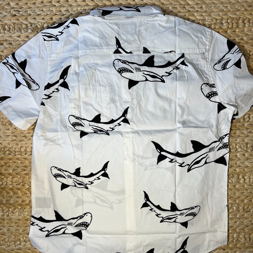 Dark Seas Bruce Shirt - Picture 6 of 6